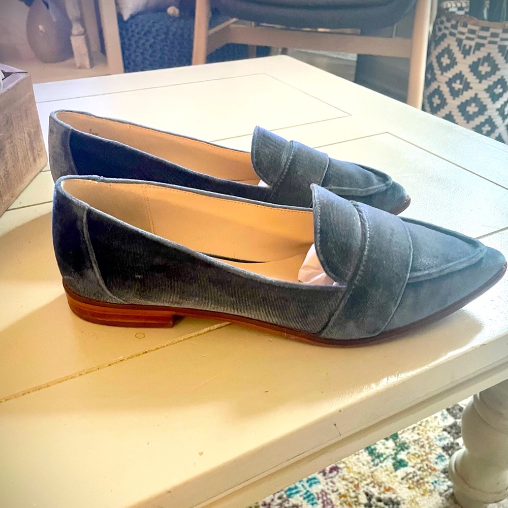 Size 8 blue velvet Sole Society Loafers